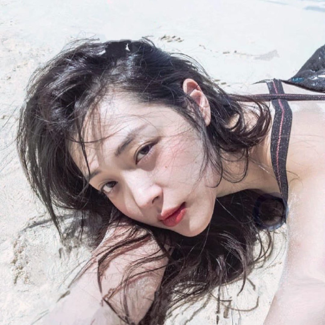 Sulli chết do treo cổ tự tử, người hâm mộ Hàn Quốc không tin nổi sự thật - Ảnh 3. Sulli chết do treo cổ tự tử, người hâm mộ Hàn Quốc không tin nổi sự thật - Ảnh 3.