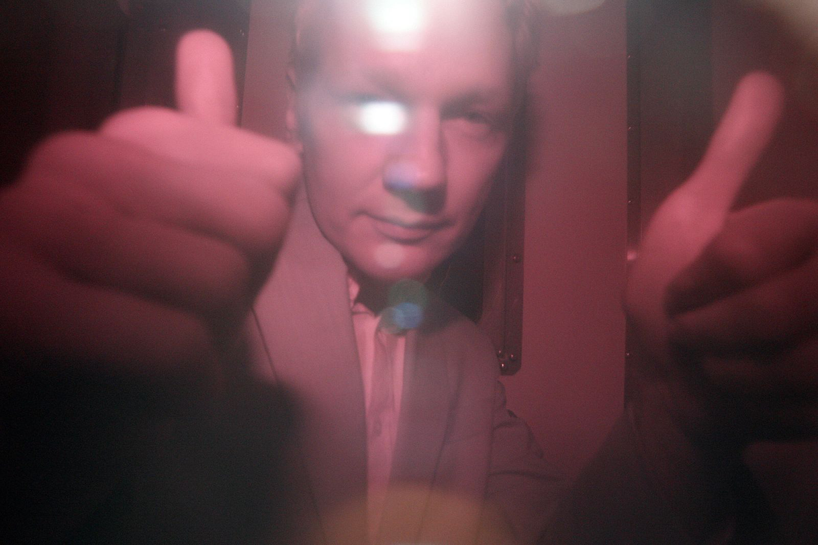 Những bức ảnh lịch sử và biểu tượng một thập kỷ qua sự lựa chọn của CNN - Ảnh 5. Những bức ảnh lịch sử và biểu tượng một thập kỷ qua sự lựa chọn của CNN - Ảnh 5.