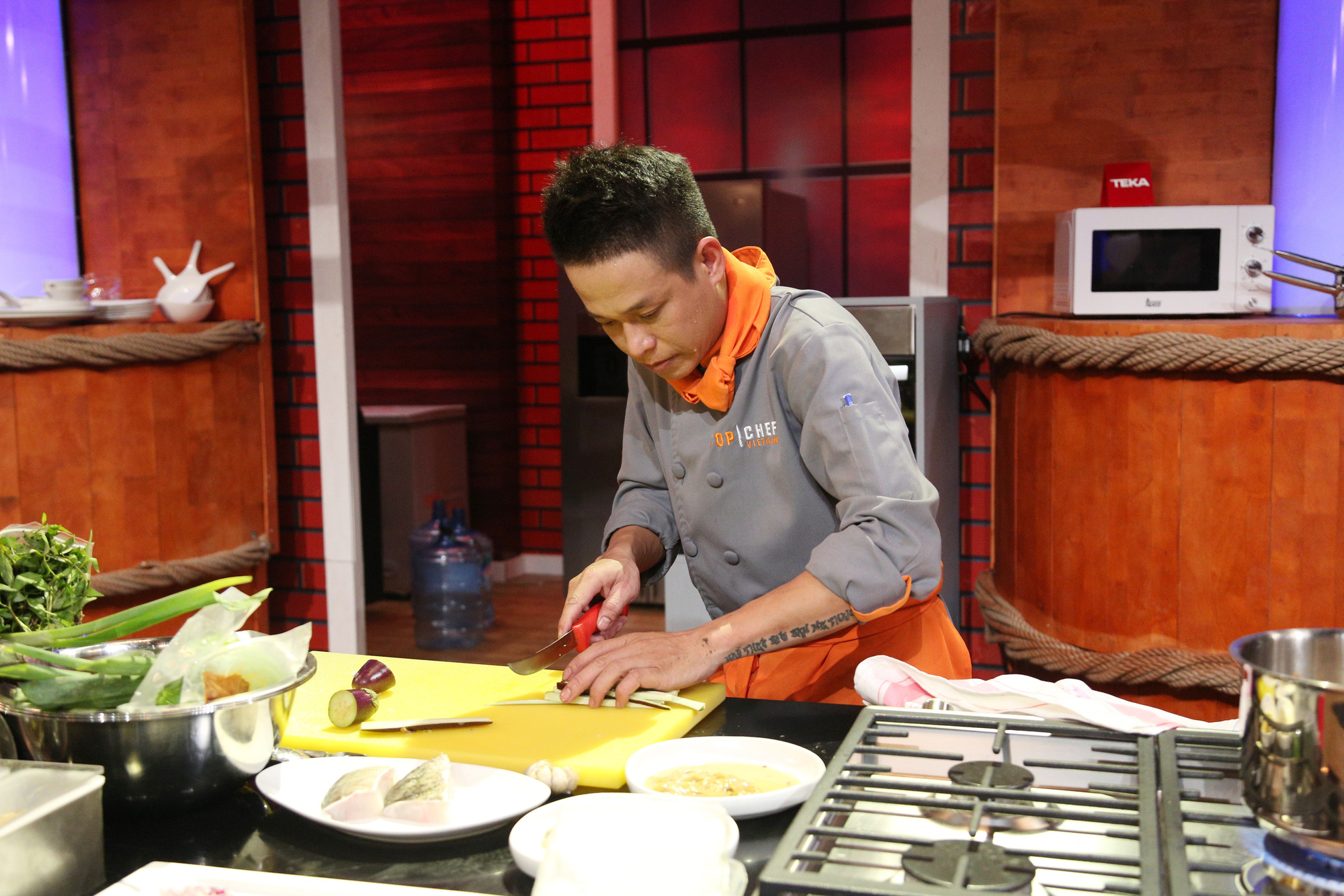 Hành trình từ ngư dân tàu cá Phan Thiết thành quán quân Top Chef - Ảnh 3. Hành trình từ ngư dân tàu cá Phan Thiết thành quán quân Top Chef - Ảnh 3.