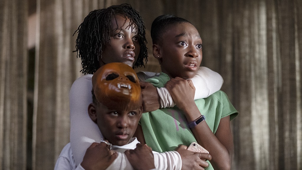 Phim Us: Chúng ta và sự thật đắng nghét - Ảnh 1.