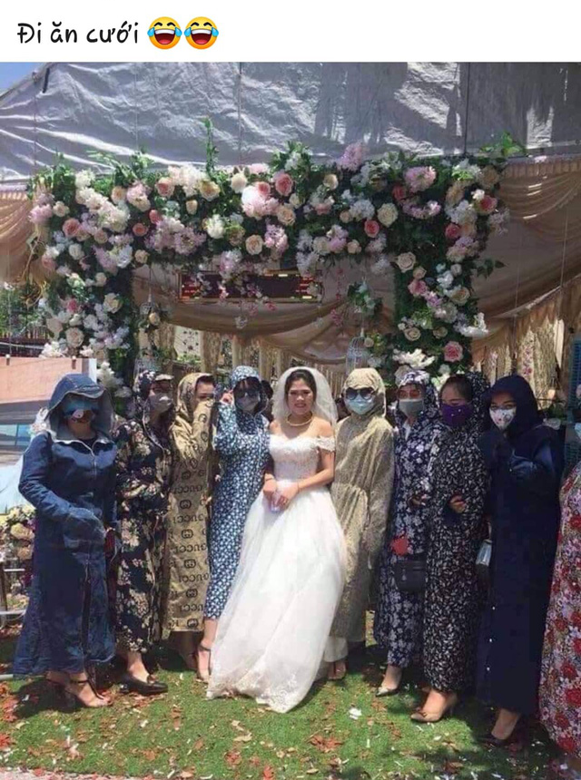 Dân mạng chế ảnh Sài Gòn nóng hầm hập không thua... nồi lẩu - Ảnh 22. Dân mạng chế ảnh Sài Gòn nóng hầm hập không thua... nồi lẩu - Ảnh 22.