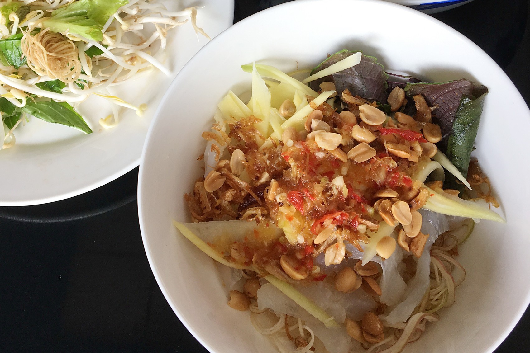 Nộm sứa mắm ruốc đầm Thị Nại: ăn cả thau vẫn còn thèm - Ảnh 2. Nộm sứa mắm ruốc đầm Thị Nại: ăn cả thau vẫn còn thèm - Ảnh 2.