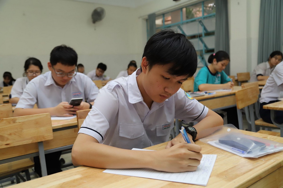 Mời xem điểm chuẩn lớp 10 tất cả các trường ở TP.HCM - Ảnh 1. Mời xem điểm chuẩn lớp 10 tất cả các trường ở TP.HCM - Ảnh 1.