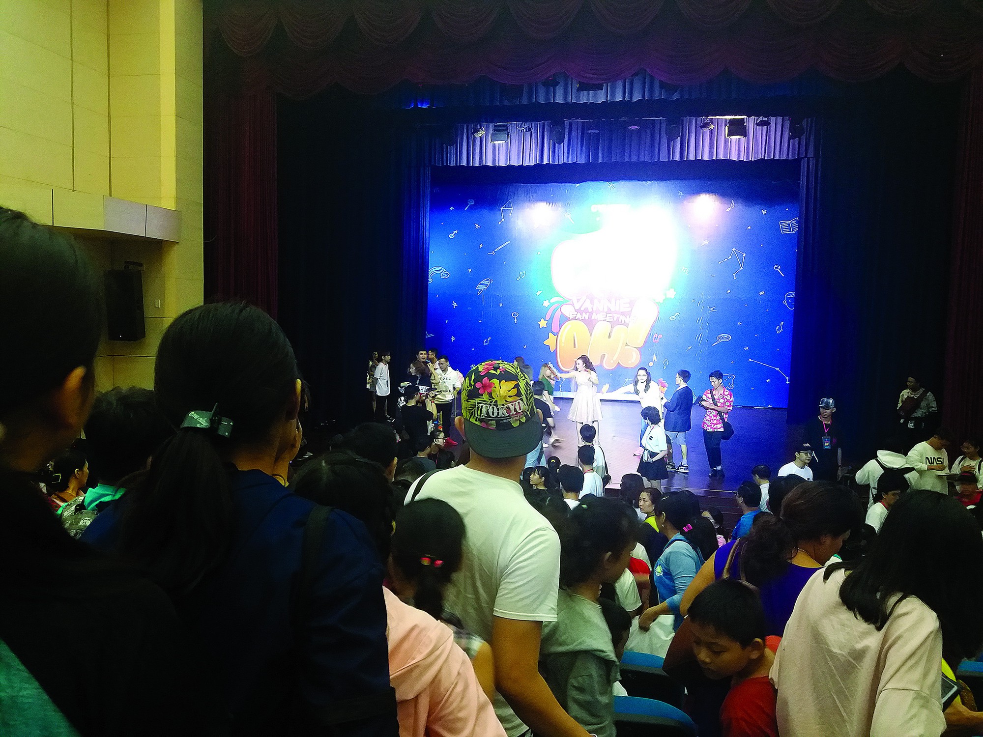 Vannie là chị nào?  - Ảnh 1.