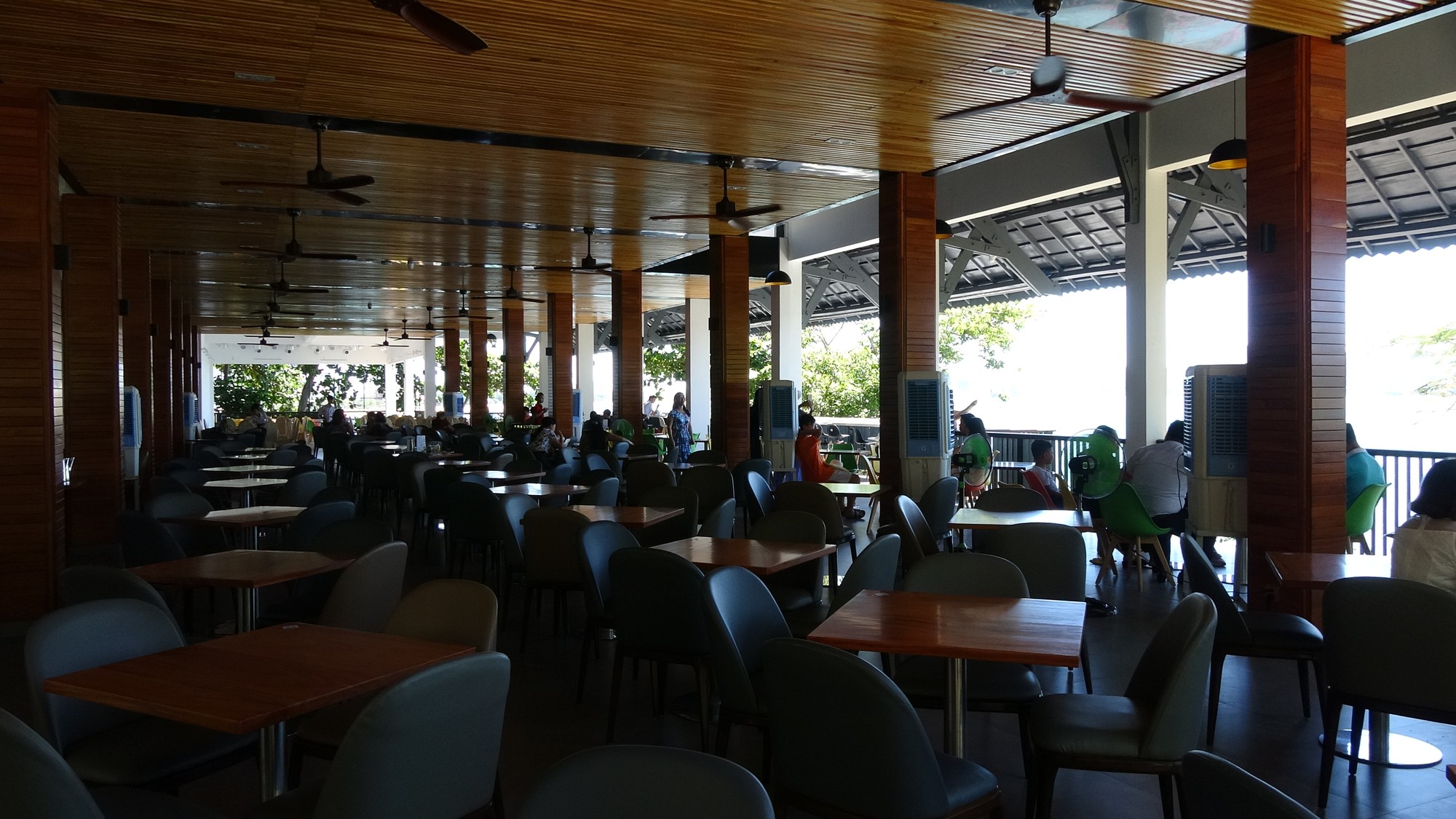 Dự án Ghềnh Ráng Quy Nhơn: 15 năm thi công được... 1 hạng mục trái phép - Ảnh 3. Dự án Ghềnh Ráng Quy Nhơn: 15 năm thi công được... 1 hạng mục trái phép - Ảnh 3.