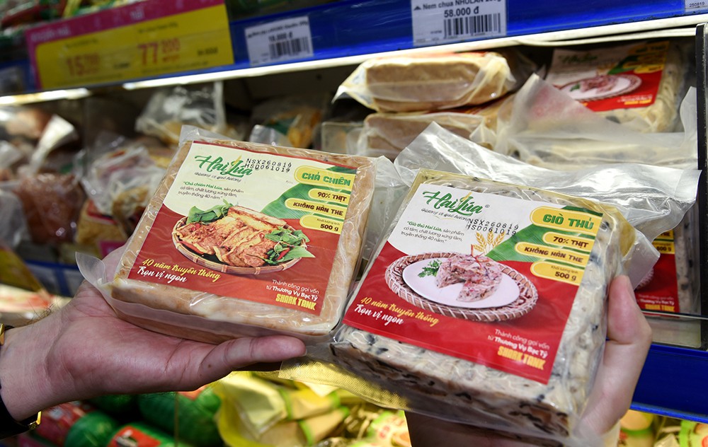 Chả lụa không hàn the Hai Lúa đồng loạt xuất hiện tại siêu thị - Ảnh 1. Chả lụa không hàn the Hai Lúa đồng loạt xuất hiện tại siêu thị - Ảnh 1.