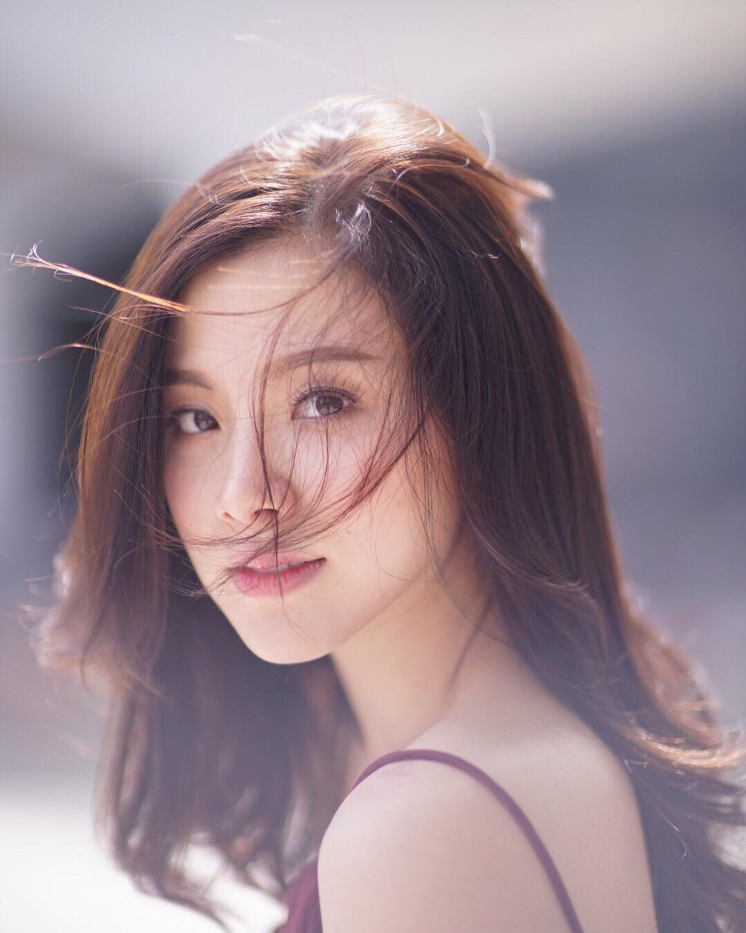 Baifern Pimchanok - người đẹp chuyển giới Chiếc lá cuốn bay là ai? - Ảnh 9. Baifern Pimchanok - người đẹp chuyển giới Chiếc lá cuốn bay là ai? - Ảnh 9.