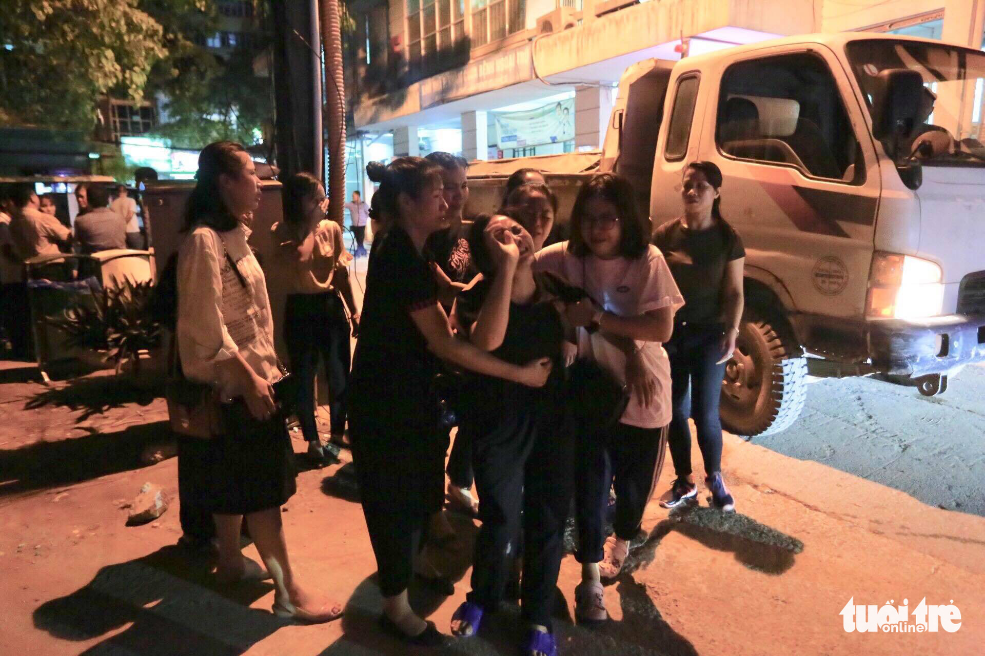 Bé lớp 1 tử vong trên ôtô: Trường Gateway xác nhận cháu bị bỏ quên trên xe - Ảnh 4. Bé lớp 1 tử vong trên ôtô: Trường Gateway xác nhận cháu bị bỏ quên trên xe - Ảnh 4.