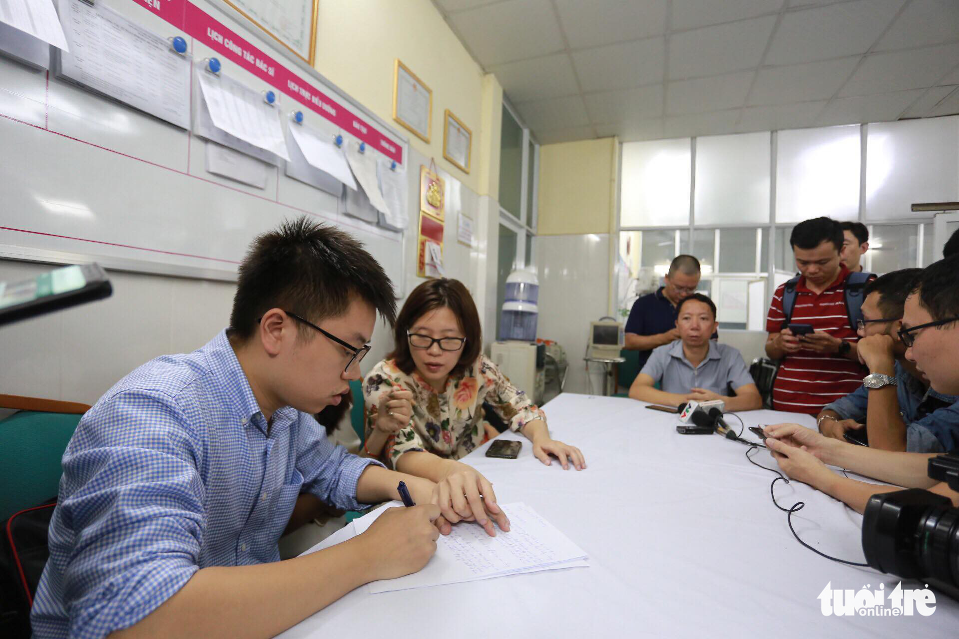 Bé lớp 1 tử vong trên ôtô: Trường Gateway xác nhận cháu bị bỏ quên trên xe - Ảnh 1. Bé lớp 1 tử vong trên ôtô: Trường Gateway xác nhận cháu bị bỏ quên trên xe - Ảnh 1.