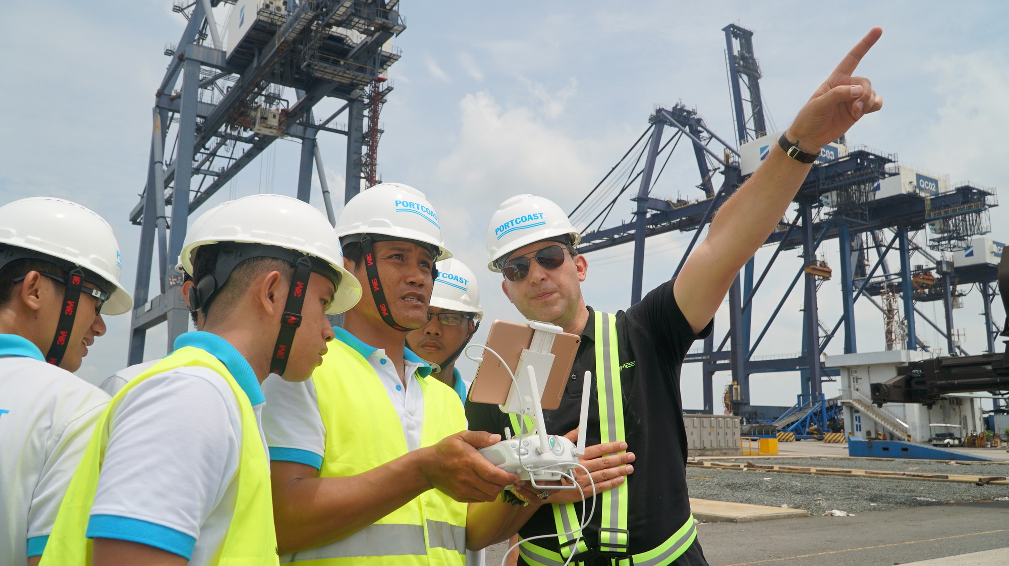 Lái Ong bão khám bệnh đô thị - Ảnh 8.