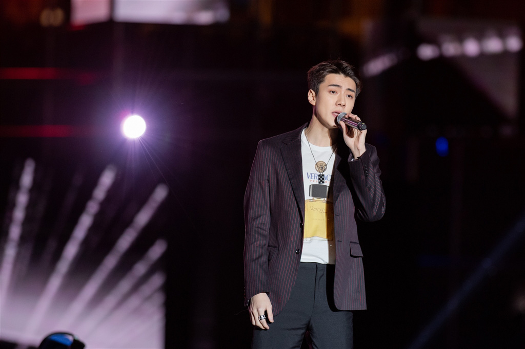 Đội mưa rét, trốn cha mẹ đi xem EXO-SC, Taemin, NCT 127... biểu diễn - Ảnh 9. Đội mưa rét, trốn cha mẹ đi xem EXO-SC, Taemin, NCT 127... biểu diễn - Ảnh 9.