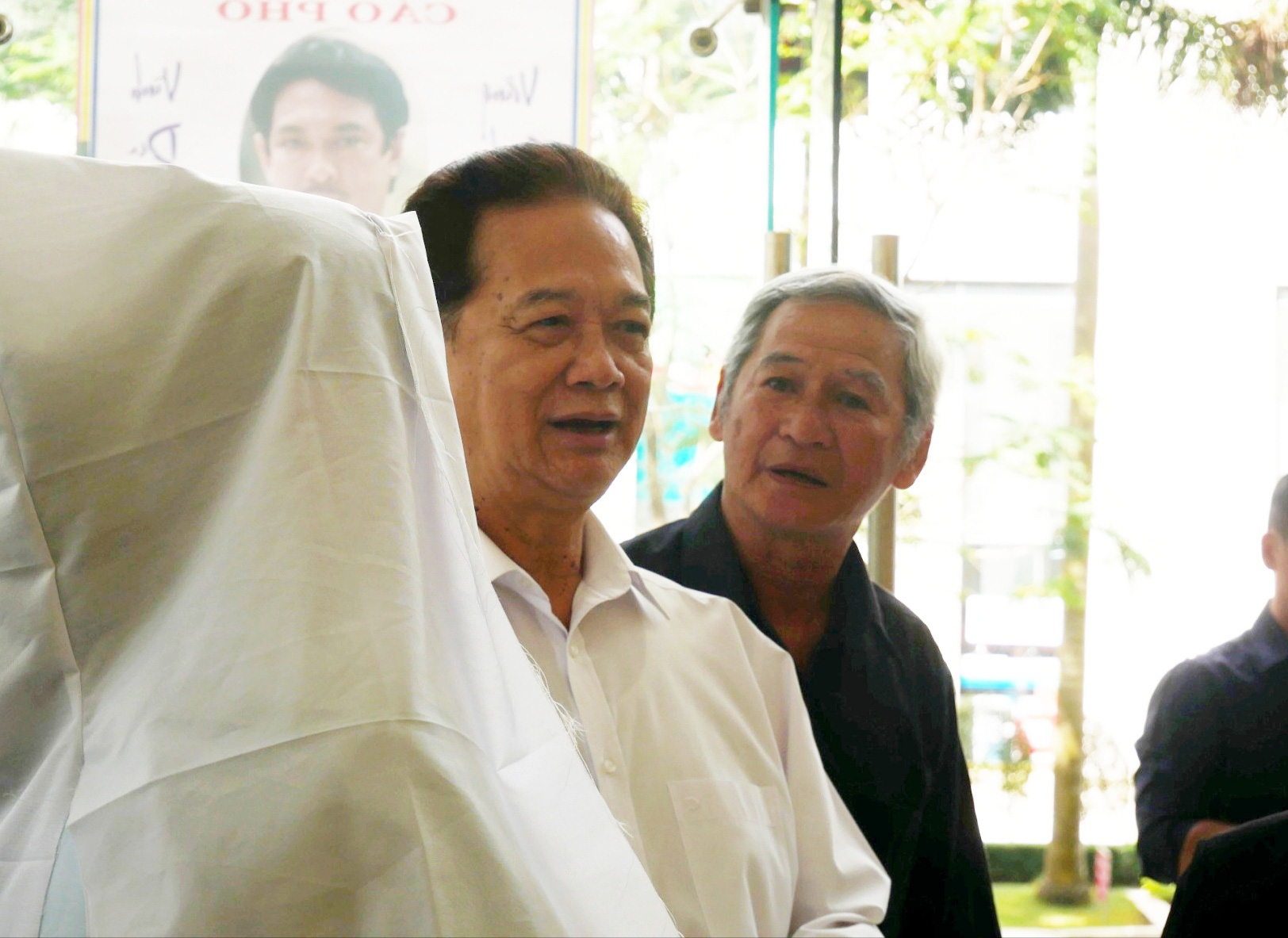 Nguyên Thủ tướng Nguyễn Tấn Dũng và nhiều nghệ sĩ đến chia buồn cùng gia đình Nguyễn Chánh Tín - Ảnh 1. Nguyên Thủ tướng Nguyễn Tấn Dũng và nhiều nghệ sĩ đến chia buồn cùng gia đình Nguyễn Chánh Tín - Ảnh 1.