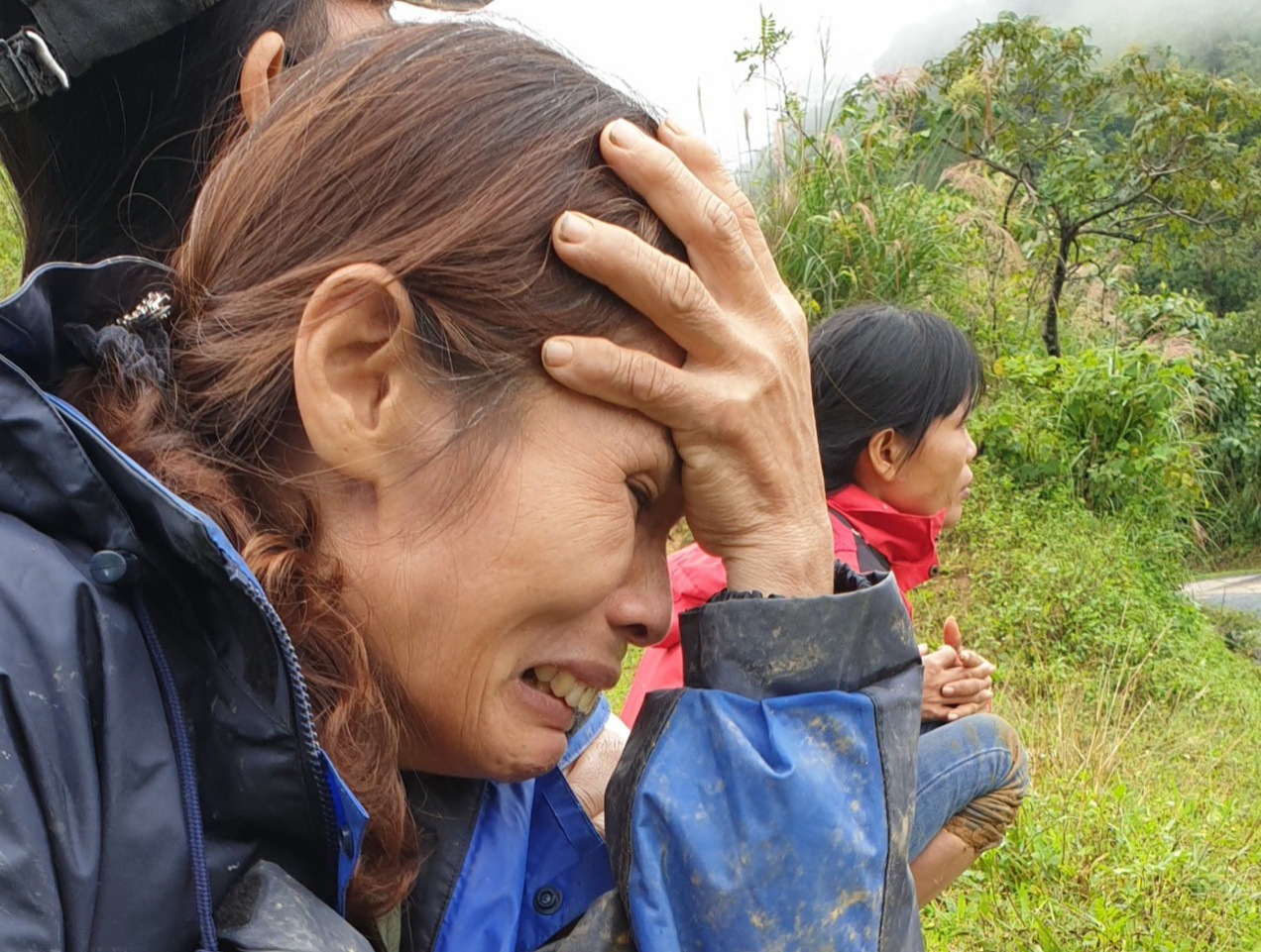 Tang trắng dưới núi Cửa Trời - Ảnh 3. Tang trắng dưới núi Cửa Trời - Ảnh 3.