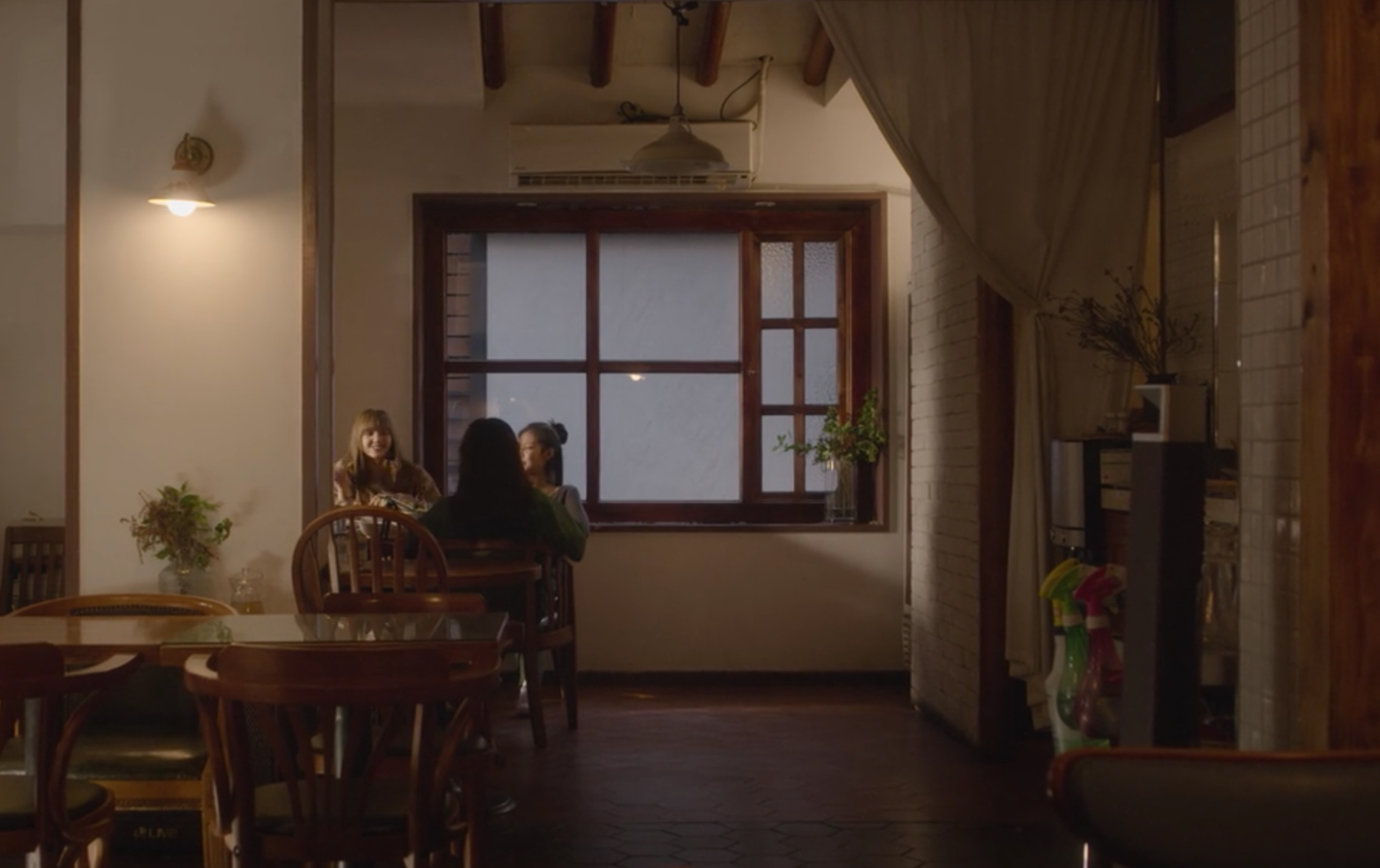 Phim về Blackpink: Những giọt nước mắt và sự trống rỗng của danh tiếng - Ảnh 8. Phim về Blackpink: Những giọt nước mắt và sự trống rỗng của danh tiếng - Ảnh 8.