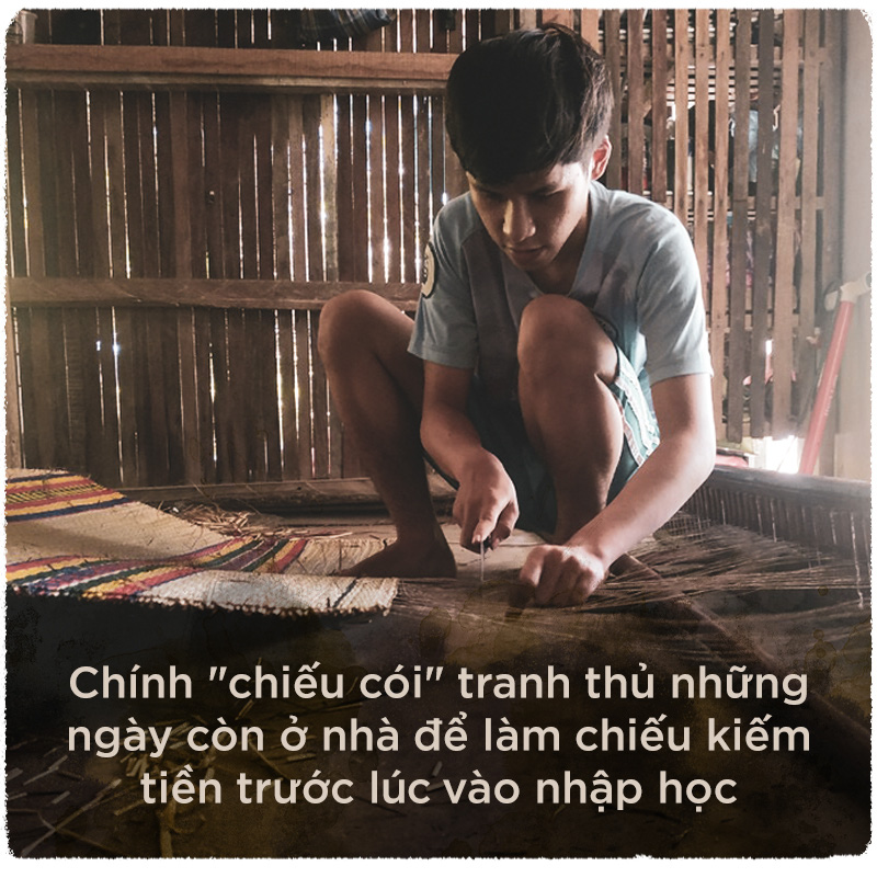 Tiếp sức đến trường: Dệt cói, trồng sắn và đeo đuổi ước mơ nghề nghiệp - Ảnh 2.