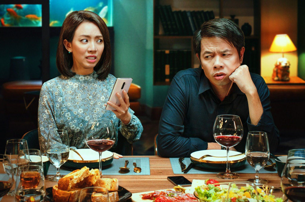 Tiệc trăng máu - Bữa tiệc của diễn xuất, dối trá và những bí mật kinh hoàng - Ảnh 7. Tiệc trăng máu - Bữa tiệc của diễn xuất, dối trá và những bí mật kinh hoàng - Ảnh 7.