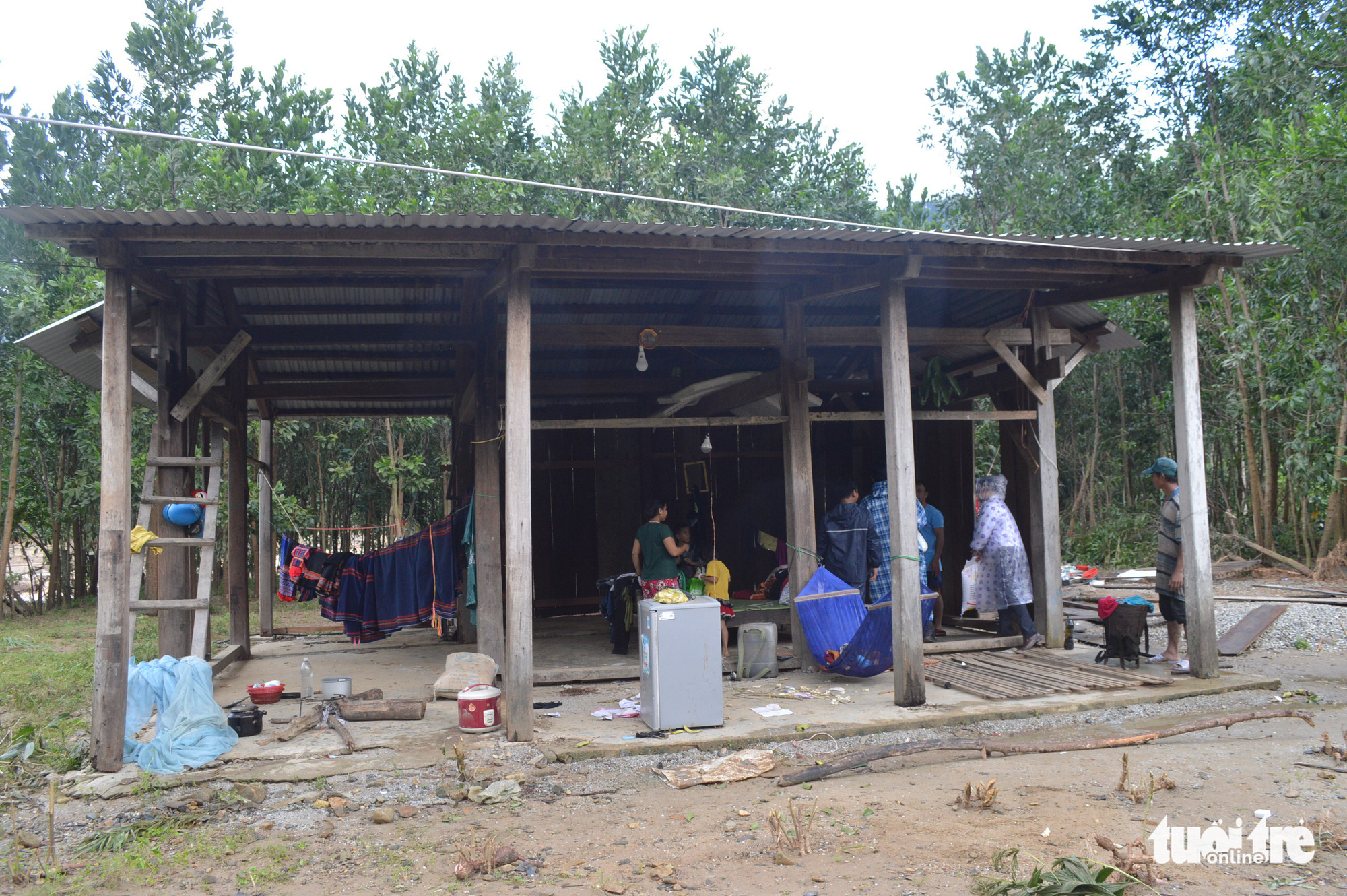 Xả lũ khiến nhà dân tan hoang, thủy điện Đắk Mi 4 phải chịu trách nhiệm - Ảnh 2. Xả lũ khiến nhà dân tan hoang, thủy điện Đắk Mi 4 phải chịu trách nhiệm - Ảnh 2.