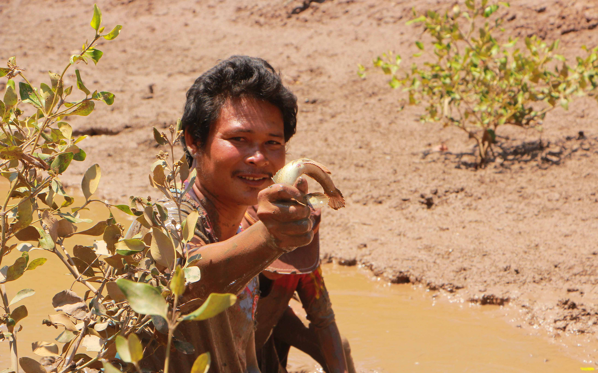 Xóm phiêu bạt nghĩa tình - Ảnh 4. Xóm phiêu bạt nghĩa tình - Ảnh 4.