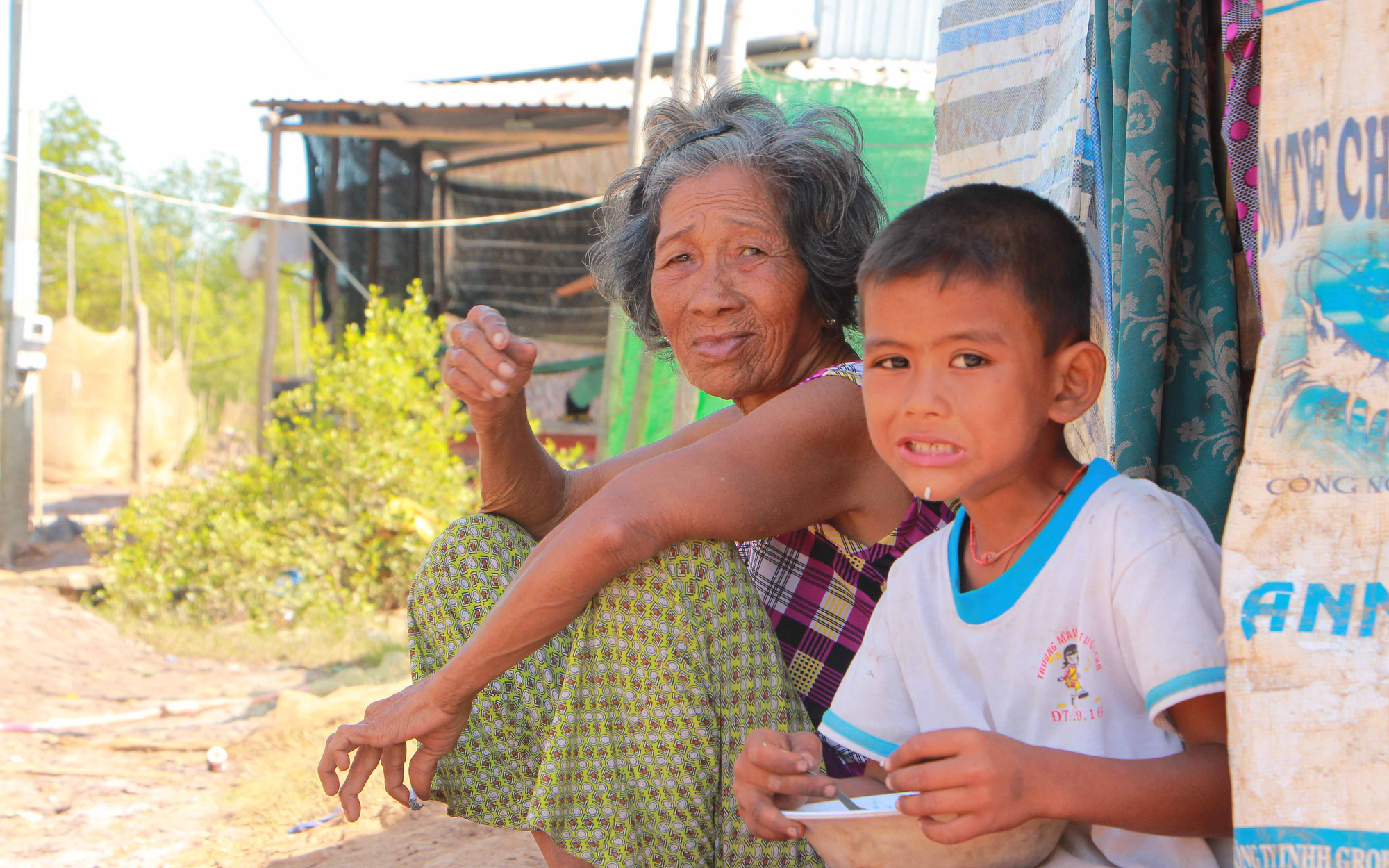 Xóm phiêu bạt nghĩa tình - Ảnh 3. Xóm phiêu bạt nghĩa tình - Ảnh 3.