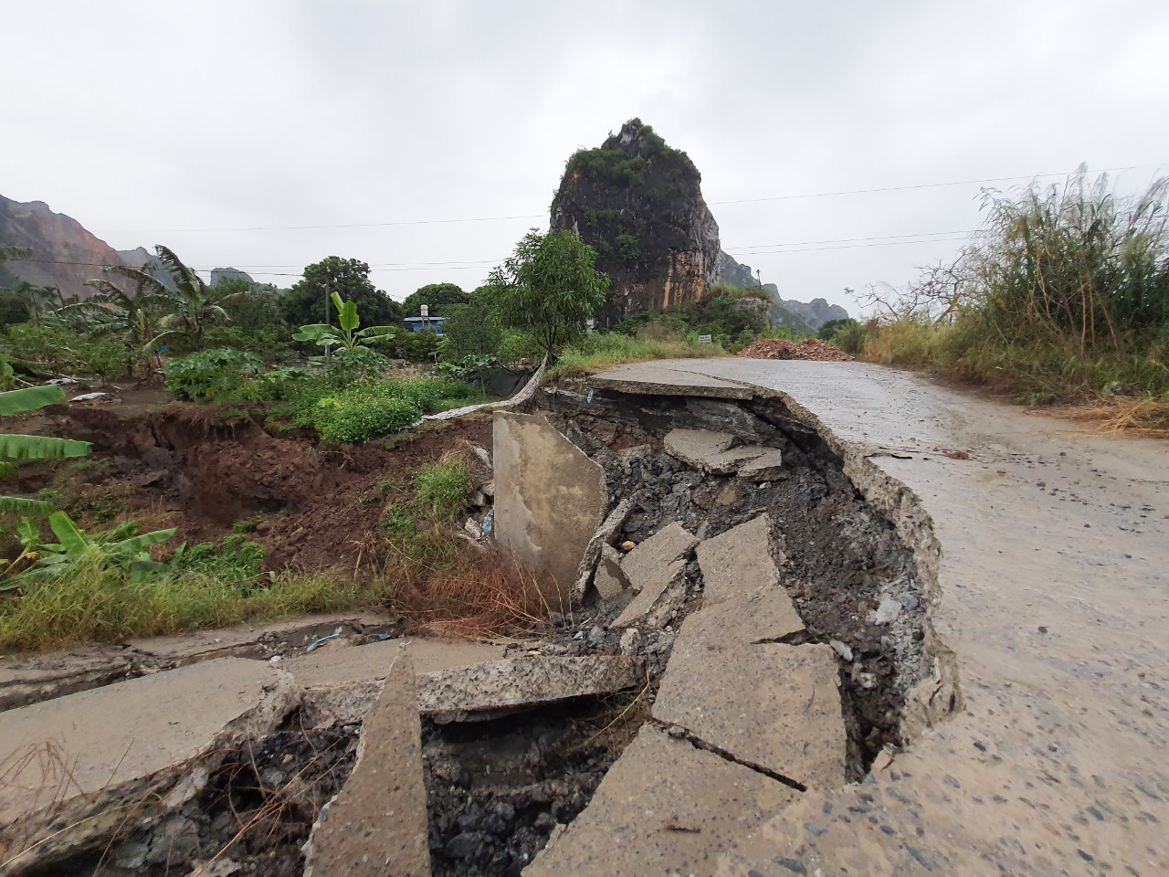 Thiệt hại 17.000 tỷ đồng do bão lũ, cần tăng đầu tư cho các công trình gắn với phòng chống thiên tai - Ảnh 2. Thiệt hại 17.000 tỷ đồng do bão lũ, cần tăng đầu tư cho các công trình gắn với phòng chống thiên tai - Ảnh 2.