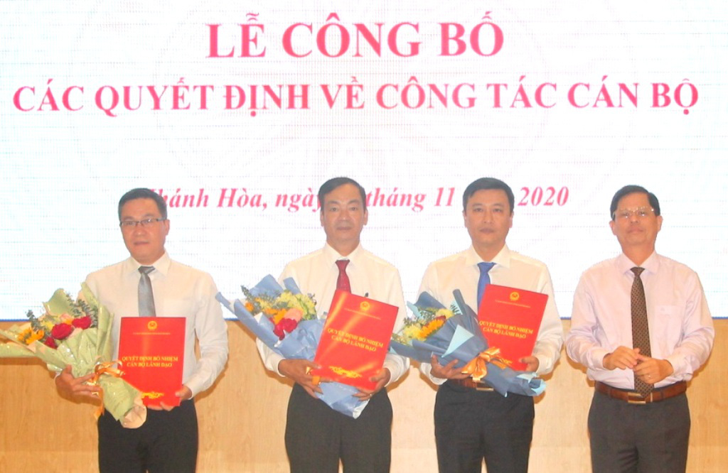 Khánh Hòa bổ nhiệm nhiều lãnh đạo mới cấp sở - Ảnh 1. Khánh Hòa bổ nhiệm nhiều lãnh đạo mới cấp sở - Ảnh 1.
