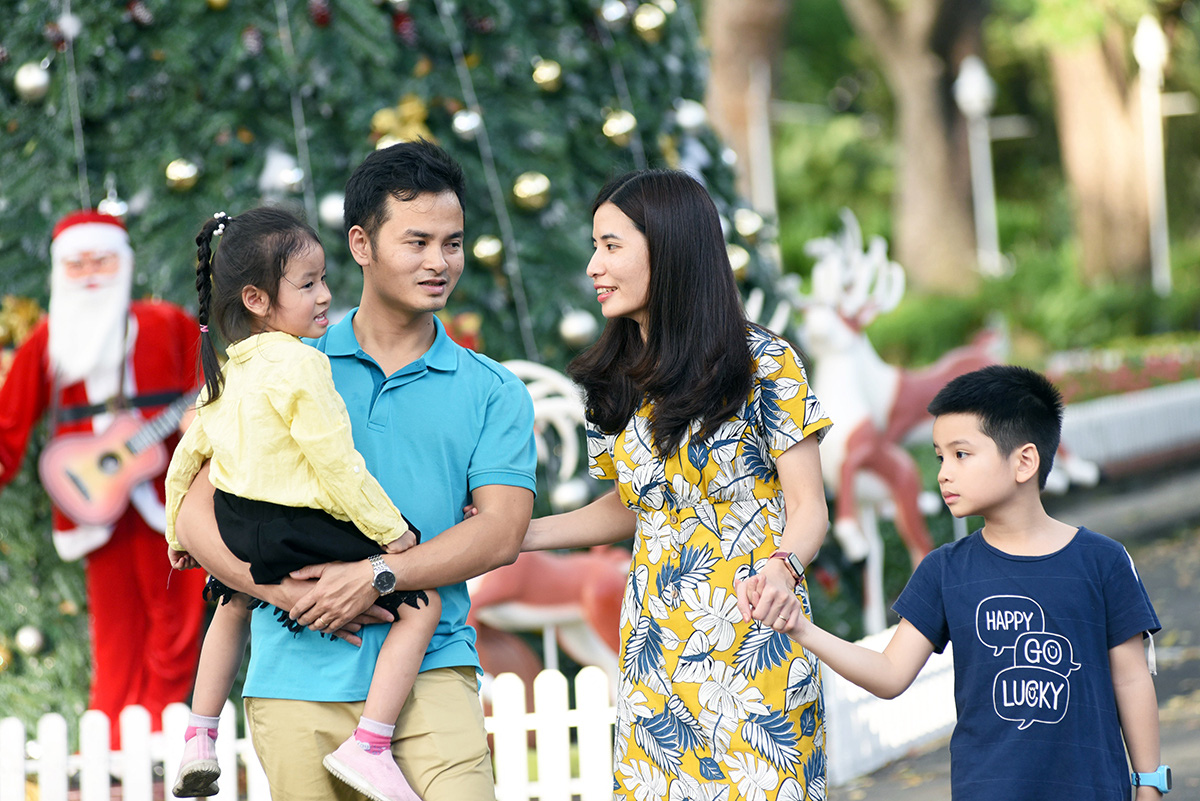 Việt Nam đối mặt với dân số già - Ảnh 1. Việt Nam đối mặt với dân số già - Ảnh 1.