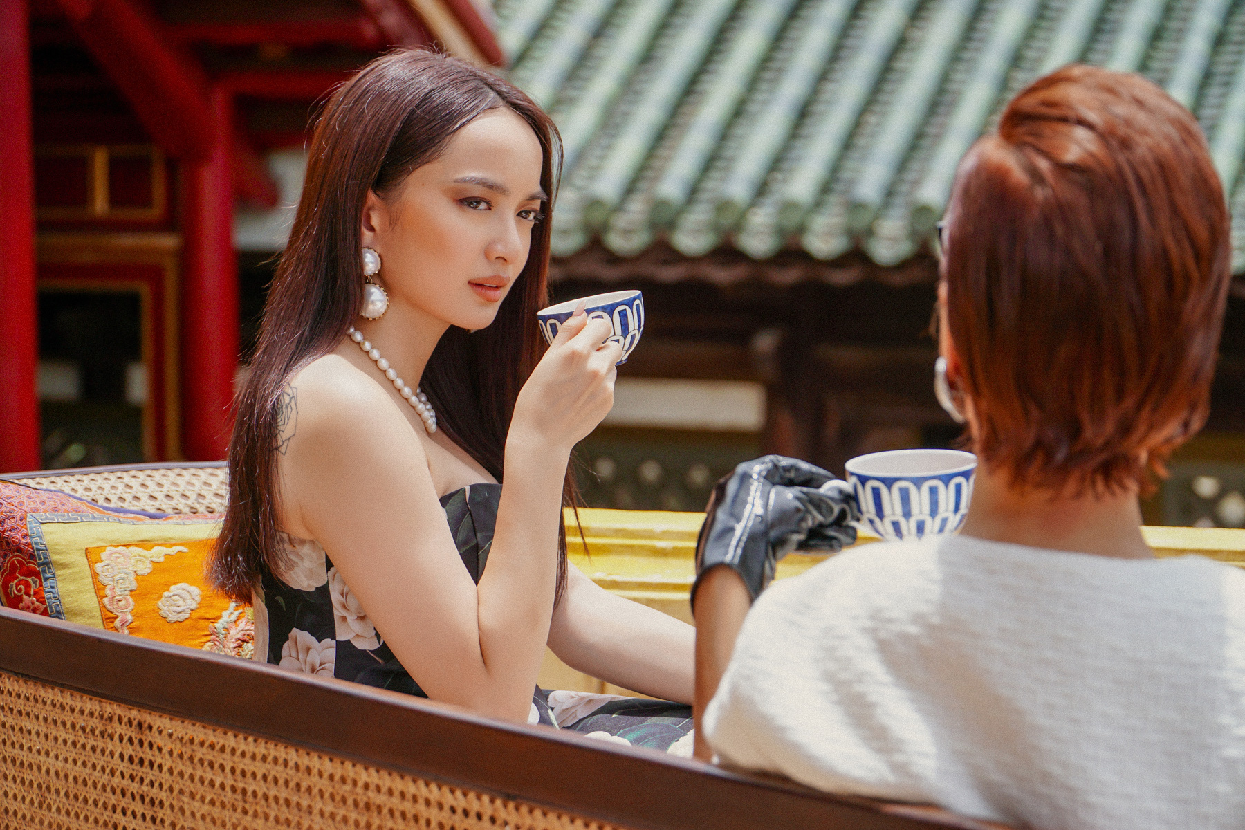 Gái già lắm chiêu V: Phim 2 triệu USD quay ở Cung An Định, Đại Nội Huế - Ảnh 4. Gái già lắm chiêu V: Phim 2 triệu USD quay ở Cung An Định, Đại Nội Huế - Ảnh 4.