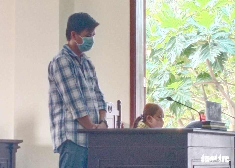 Đại úy công an lạc đạn chết người lãnh 30 tháng tù, bồi thường 400 triệu - Ảnh 1. Đại úy công an lạc đạn chết người lãnh 30 tháng tù, bồi thường 400 triệu - Ảnh 1.