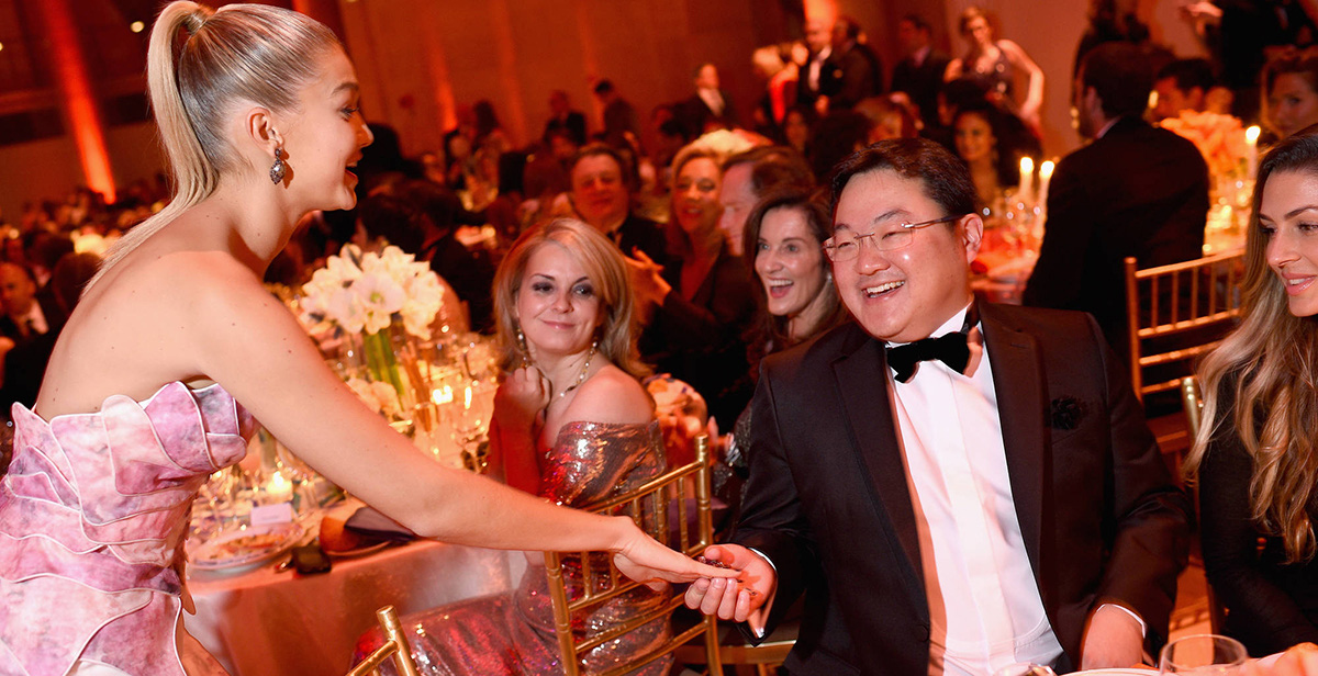 Săn lùng những kẻ tham nhũng đào tẩu ra nước ngoài - Kỳ 4: Rút ruột hàng tỉ đôla và đào tẩu khắp nơi - Ảnh 1. Săn lùng những kẻ tham nhũng đào tẩu ra nước ngoài - Kỳ 4: Rút ruột hàng tỉ đôla và đào tẩu khắp nơi - Ảnh 1.