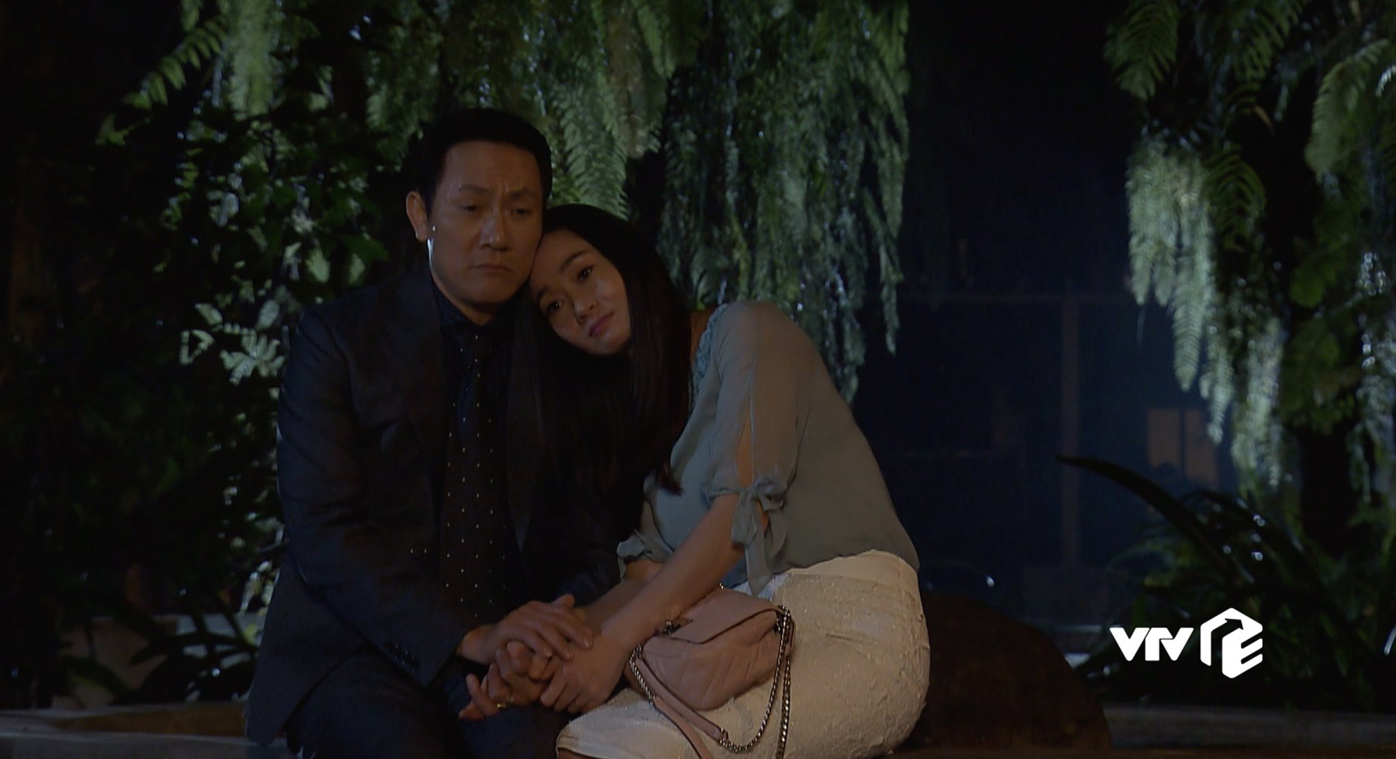 Đừng bắt em phải quên: Em gái mưa giả nai phá hạnh phúc bạn thân - Ảnh 1. Đừng bắt em phải quên: Em gái mưa giả nai phá hạnh phúc bạn thân - Ảnh 1.