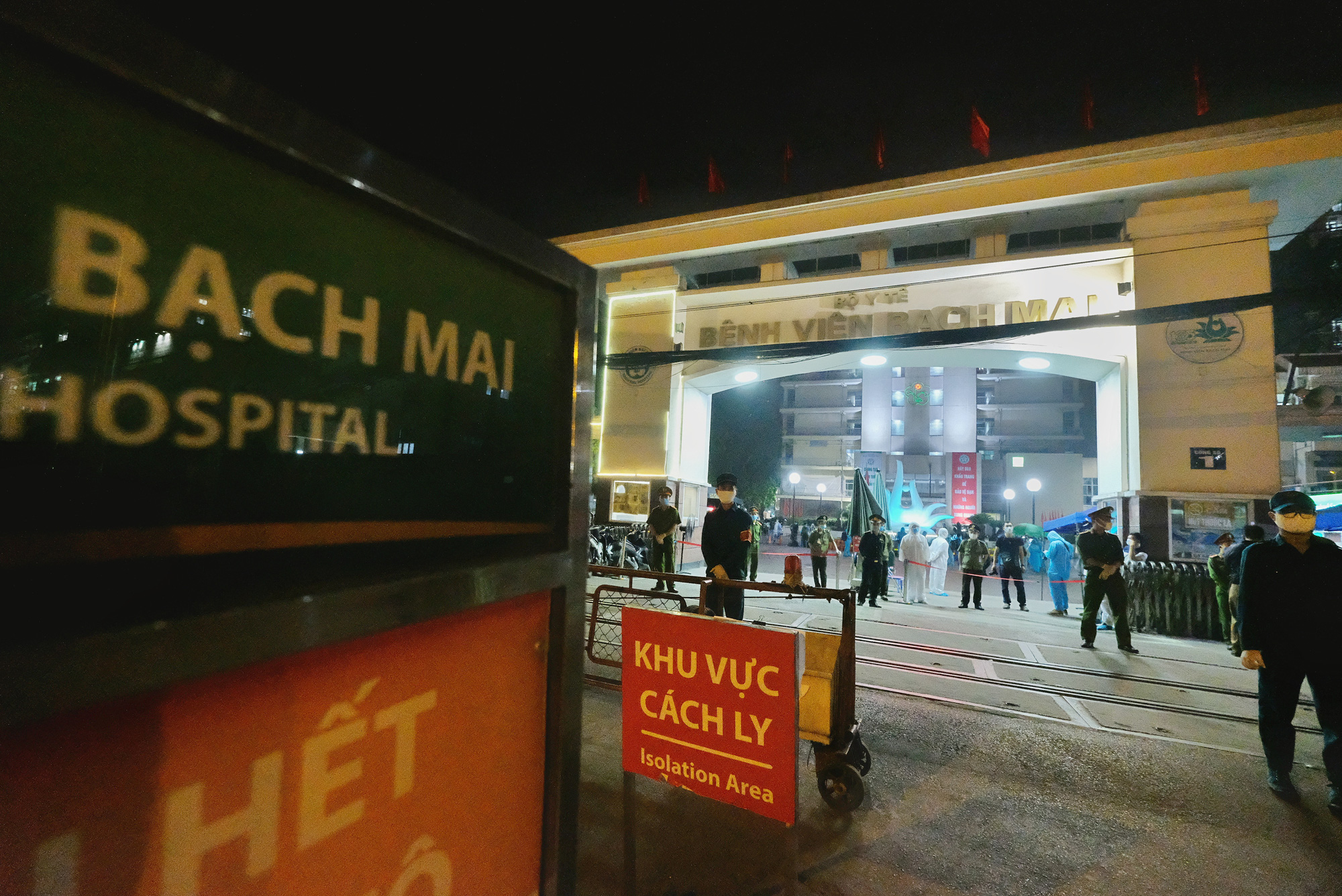 Bệnh viện Bạch Mai hết cách ly từ 0h ngày 12-4, sẽ hoạt động lại vào đầu tháng 5 - Ảnh 1. Bệnh viện Bạch Mai hết cách ly từ 0h ngày 12-4, sẽ hoạt động lại vào đầu tháng 5 - Ảnh 1.