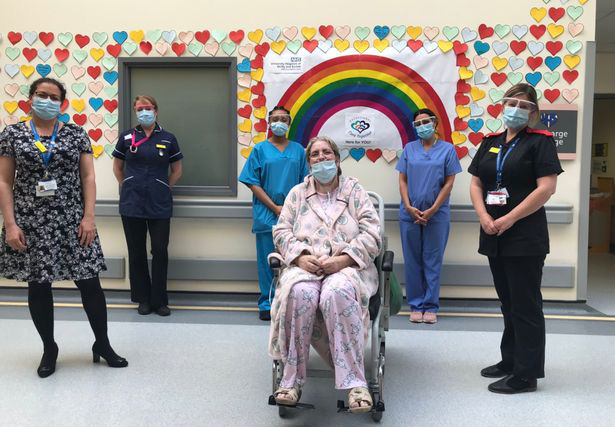 Ý nghĩa đằng sau những chiếc cầu vồng trên mỗi nhà người dân thời COVID-19 - Ảnh 9. Ý nghĩa đằng sau những chiếc cầu vồng trên mỗi nhà người dân thời COVID-19 - Ảnh 9.