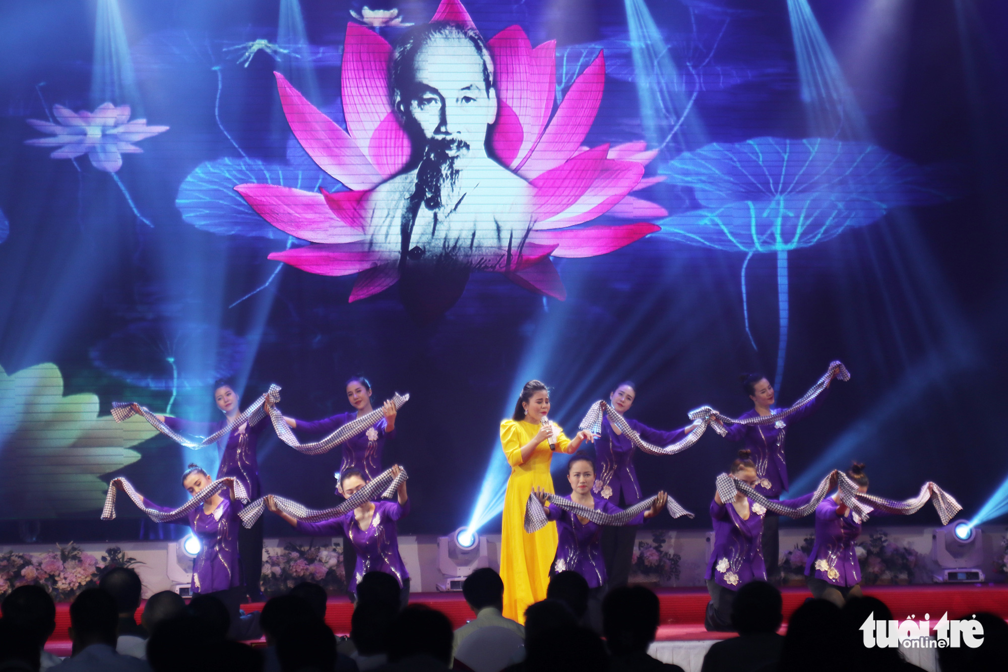 Cuộc đời và sự nghiệp Chủ tịch Hồ Chí Minh là một bản anh hùng ca - Ảnh 2. Cuộc đời và sự nghiệp Chủ tịch Hồ Chí Minh là một bản anh hùng ca - Ảnh 2.