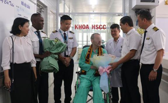 Bệnh nhân 91 - phi công người Anh rất vui khi trở lại bầu trời quen thuộc - Ảnh 1. Bệnh nhân 91 - phi công người Anh rất vui khi trở lại bầu trời quen thuộc - Ảnh 1.