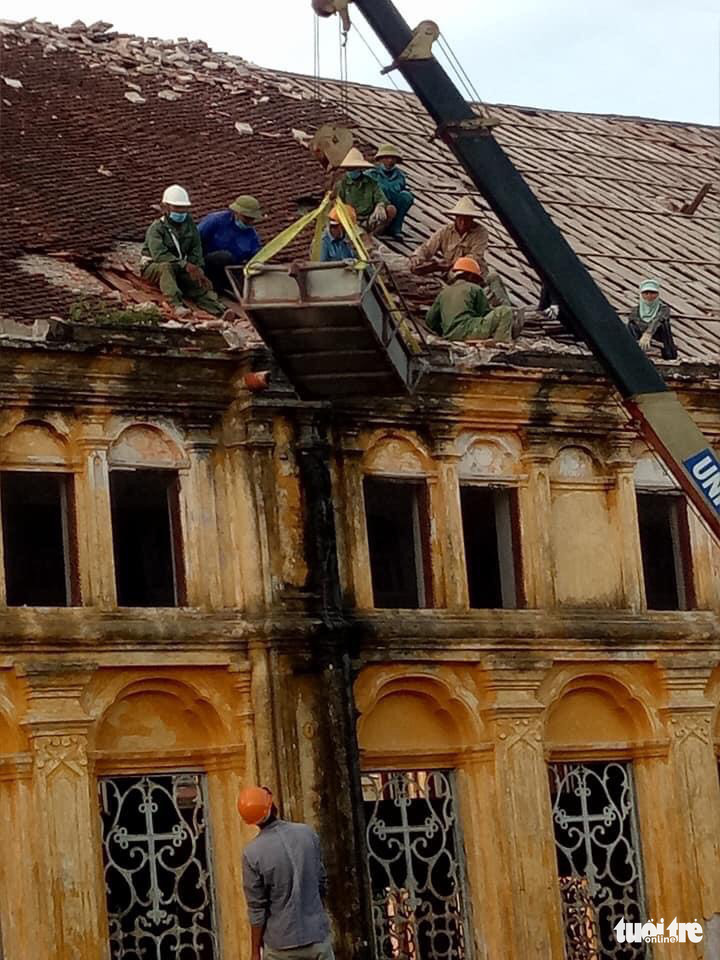 Đang tháo dỡ nhà thờ Bùi Chu - Ảnh 1. Đang tháo dỡ nhà thờ Bùi Chu - Ảnh 1.