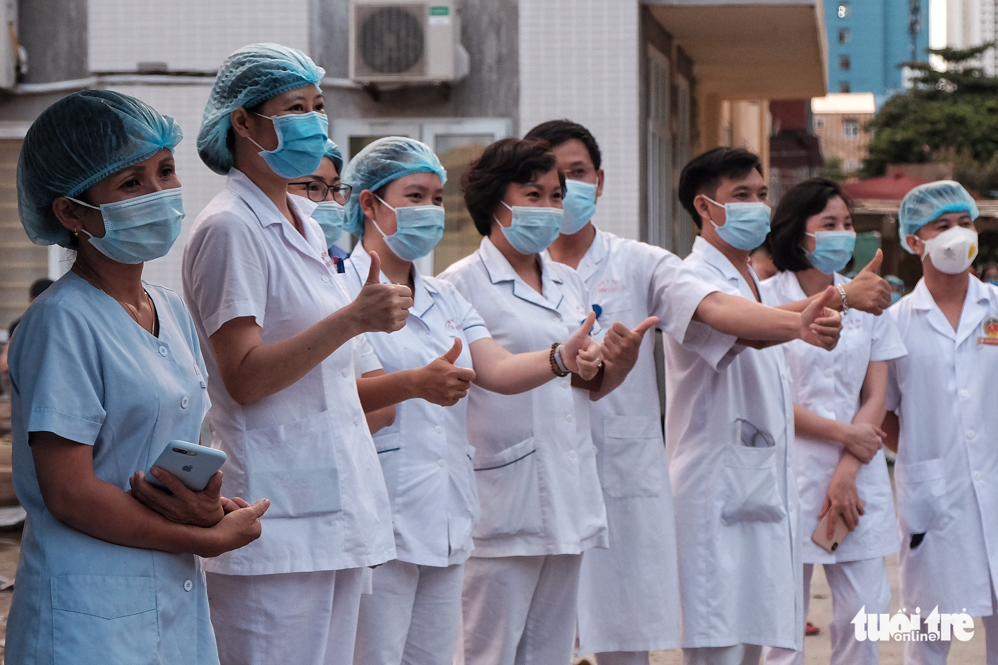 Gỡ phong tỏa Bệnh viện E từ chiều 20-8 - Ảnh 4. Gỡ phong tỏa Bệnh viện E từ chiều 20-8 - Ảnh 4.