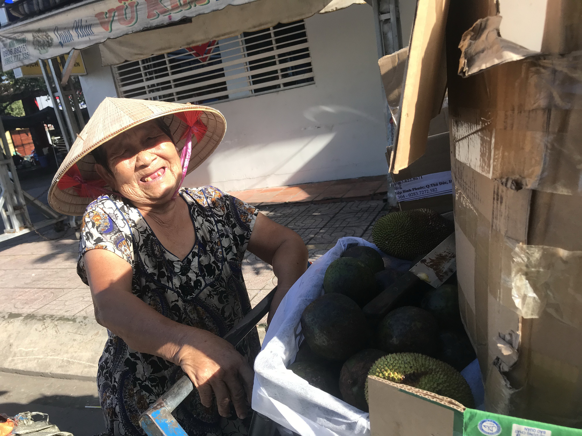 Đời ve chai - Tìm miếng ăn từ rác - Kỳ 5: Nhặt từng ống hút, tiết kiệm từng đồng - Ảnh 3.