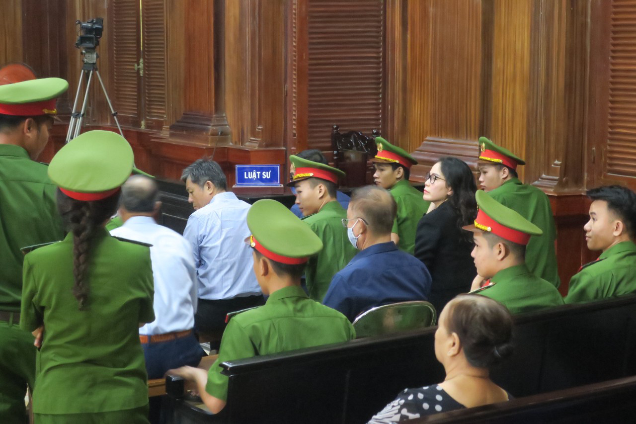 Bà Thúy bật khóc nói về nỗi oan tình cảm với ông Nguyễn Thành Tài - Ảnh 4. Bà Thúy bật khóc nói về nỗi oan tình cảm với ông Nguyễn Thành Tài - Ảnh 4.