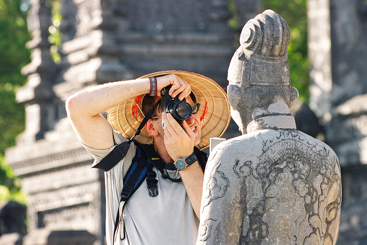 Làm sao để chiếc nón lá Việt sống mãi với người Việt? - Ảnh 3. Làm sao để chiếc nón lá Việt sống mãi với người Việt? - Ảnh 3.