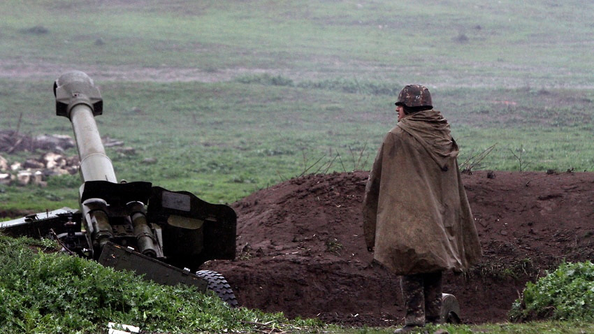 Ai châm ngòi cuộc chiến tranh mới ở Kavkaz? - Ảnh 1. Ai châm ngòi cuộc chiến tranh mới ở Kavkaz? - Ảnh 1.