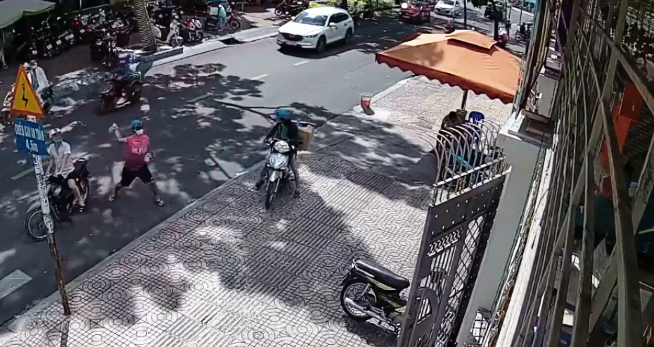 Khởi tố ‘giám đốc phê ma túy’ điều hành băng đòi nợ thuê ở TP.HCM - Ảnh 2. Khởi tố ‘giám đốc phê ma túy’ điều hành băng đòi nợ thuê ở TP.HCM - Ảnh 2.