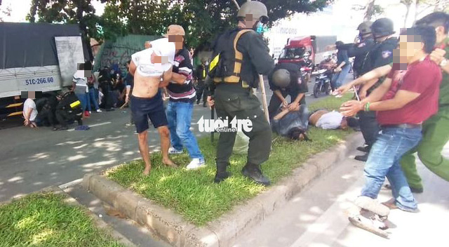 Vụ sòng bạc ở quận 6: đình chỉ công tác 10 cán bộ công an - Ảnh 1. Vụ sòng bạc ở quận 6: đình chỉ công tác 10 cán bộ công an - Ảnh 1.