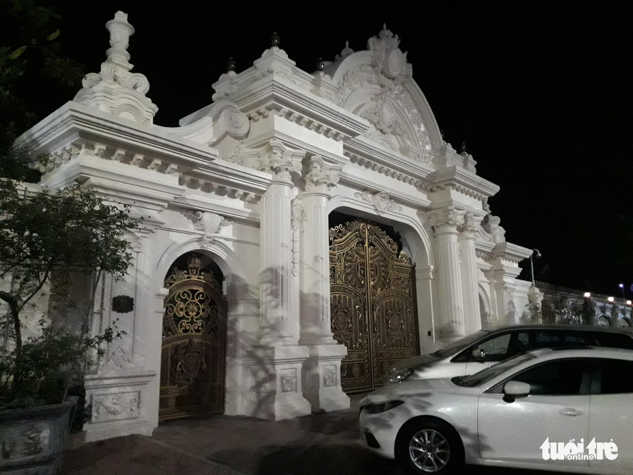 Bắt đại gia xăng dầu có tiếng Hải Phòng Ngô Văn Phát, khám xét biệt thự nguy nga - Ảnh 2. Bắt đại gia xăng dầu có tiếng Hải Phòng Ngô Văn Phát, khám xét biệt thự nguy nga - Ảnh 2.