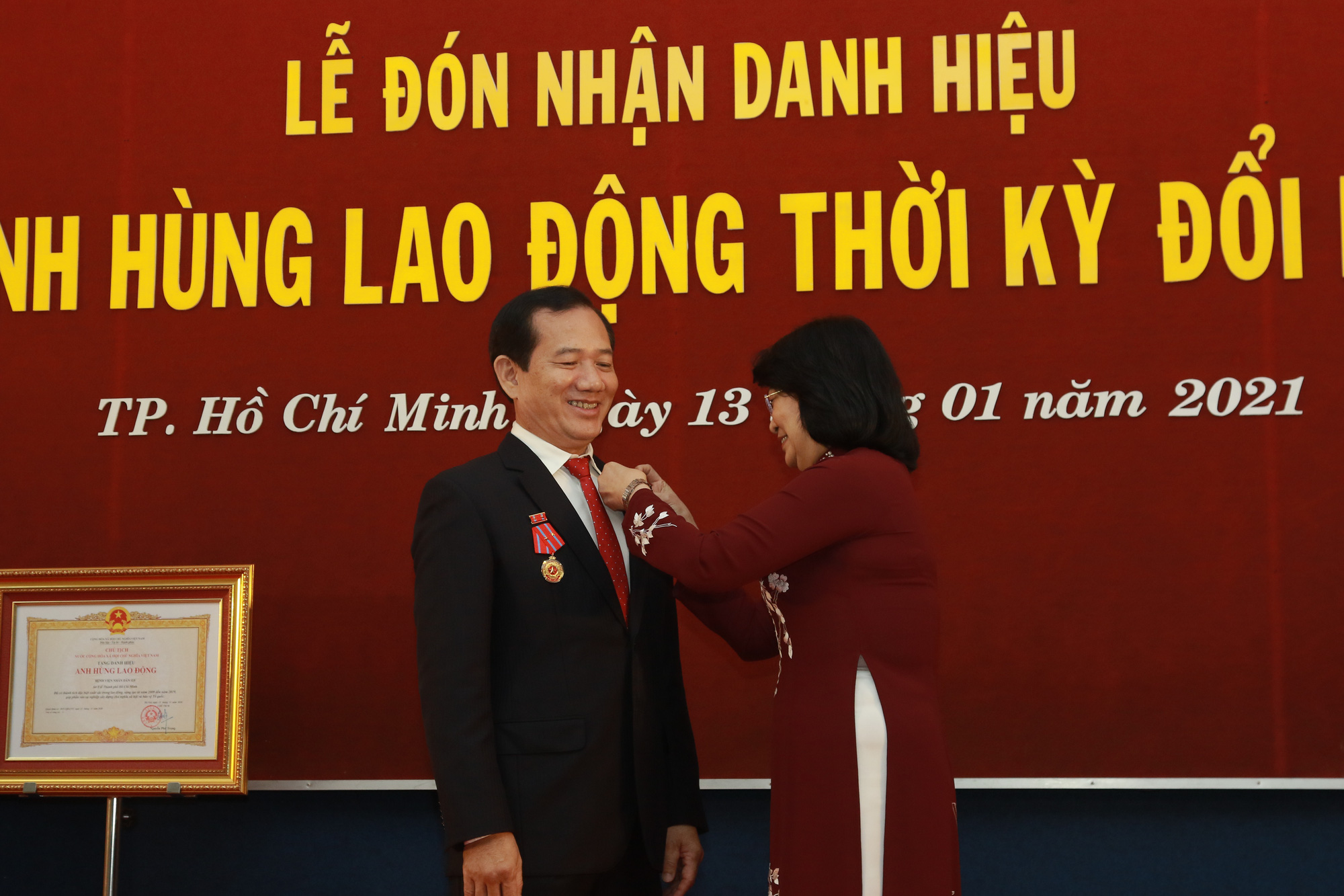 Bệnh viện Nhân dân 115 đón nhận danh hiệu Anh hùng thời kỳ đổi mới - Ảnh 2. Bệnh viện Nhân dân 115 đón nhận danh hiệu Anh hùng thời kỳ đổi mới - Ảnh 2.