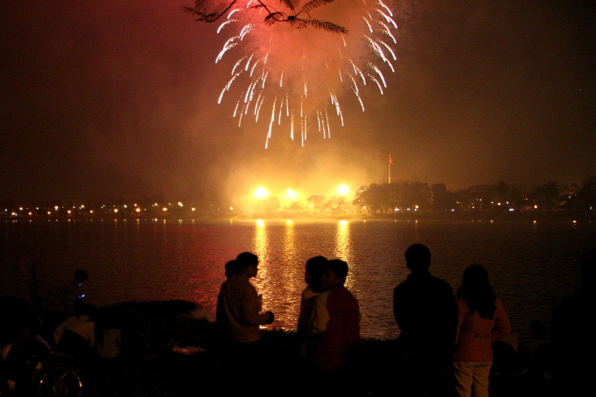 Tết xưa - Tết nay: Ngày đang nghiêng rót những giọt cuối cùng tháng Chạp - Ảnh 3. Tết xưa - Tết nay: Ngày đang nghiêng rót những giọt cuối cùng tháng Chạp - Ảnh 3.