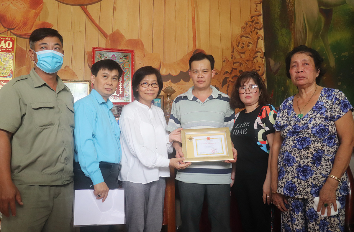 Con của người hiến tạng nói thẳng: Không được đem tạng ba cậu ấy đi bán - Ảnh 1. Con của người hiến tạng nói thẳng: Không được đem tạng ba cậu ấy đi bán - Ảnh 1.