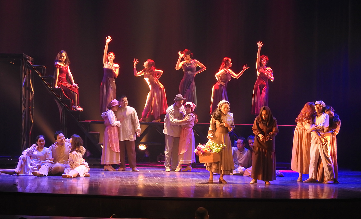 Sau vở ballet cháy vé là máu và nước mắt - Ảnh 1. Sau vở ballet cháy vé là máu và nước mắt - Ảnh 1.