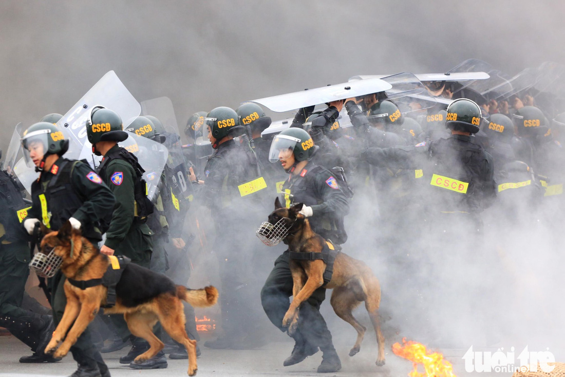 Đại tướng Tô Lâm: Trọng dân, gần dân, lúc dân cần, lúc dân khó, có công an - Ảnh 3. Đại tướng Tô Lâm: Trọng dân, gần dân, lúc dân cần, lúc dân khó, có công an - Ảnh 3.