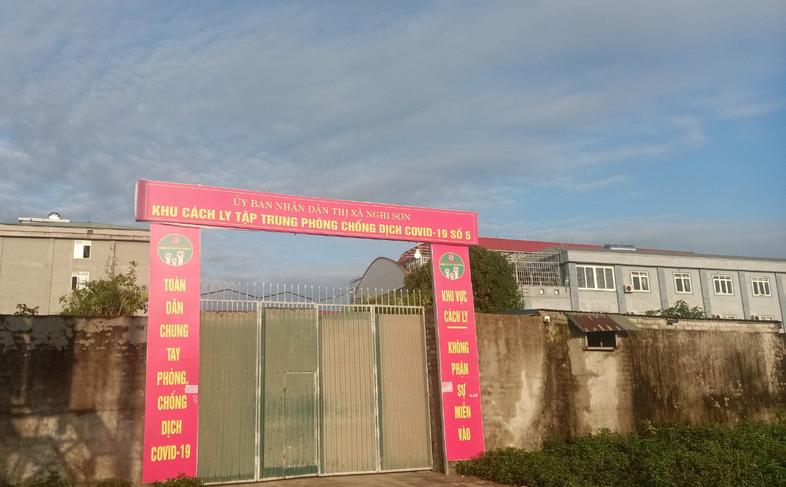 Thanh Hóa: Thu phí cách ly tập trung mỗi người 5,6 triệu đồng, thị xã Nghi Sơn nói gì? - Ảnh 1. Thanh Hóa: Thu phí cách ly tập trung mỗi người 5,6 triệu đồng, thị xã Nghi Sơn nói gì? - Ảnh 1.