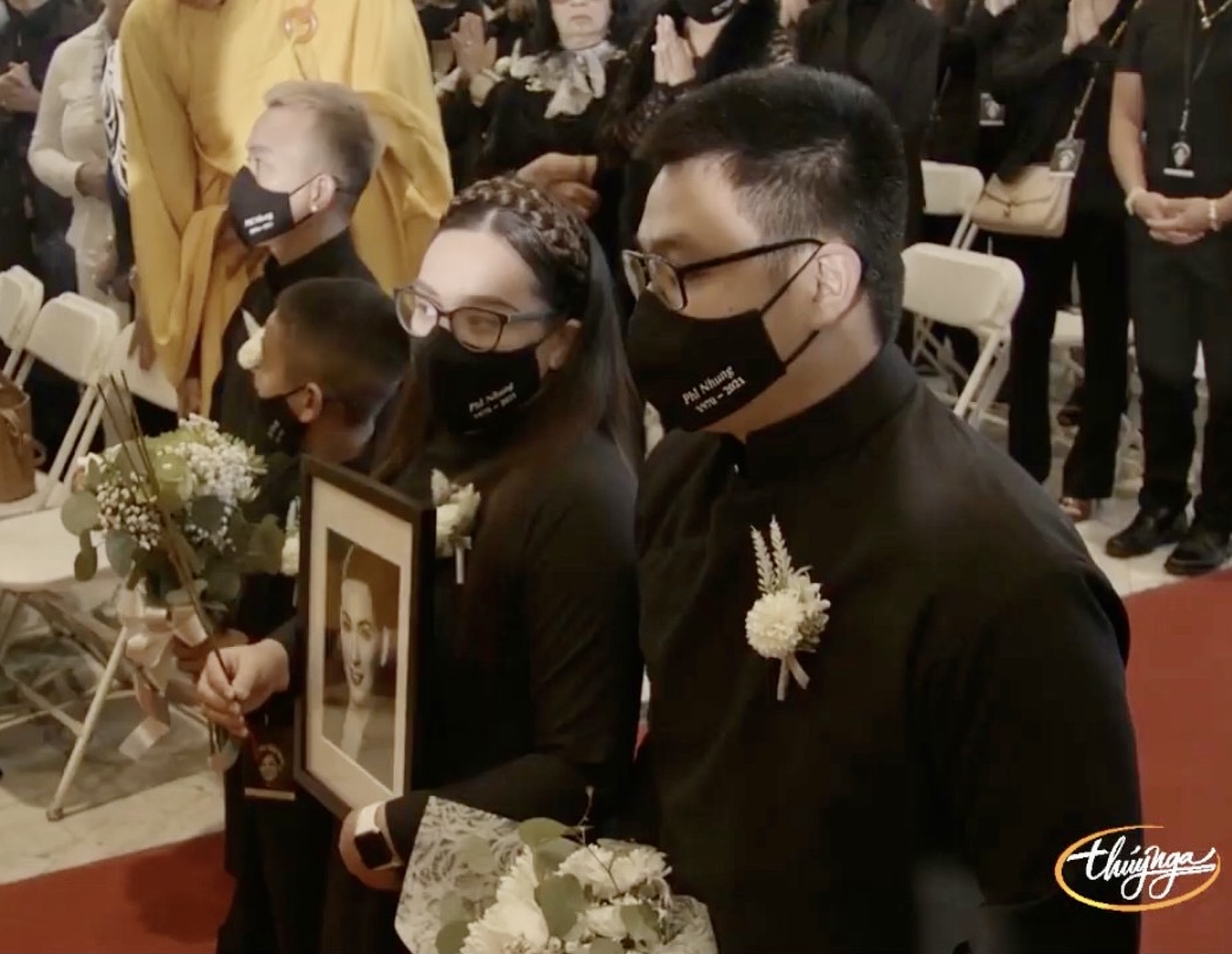Tang lễ ca sĩ Phi Nhung tại Mỹ: Bên kia thế giới, mong em đừng đau buồn thêm nữa - Ảnh 6. Tang lễ ca sĩ Phi Nhung tại Mỹ: Bên kia thế giới, mong em đừng đau buồn thêm nữa - Ảnh 6.